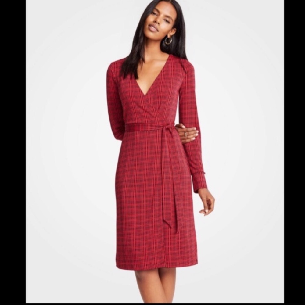 ❣️ANN TAYLOR❣️ILLUSION GEO BUTTON CUFF WRAP DRESS - Picture 1 of 6